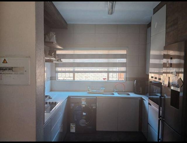 2 BEDROOM TOWNHOUSE FOR SALE IN EDLEEN